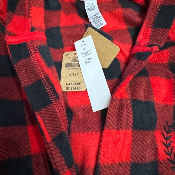 NWT VS Pink Buffalo plaid bathrobe
Red and Black size m/l - Picture 4 of 4
